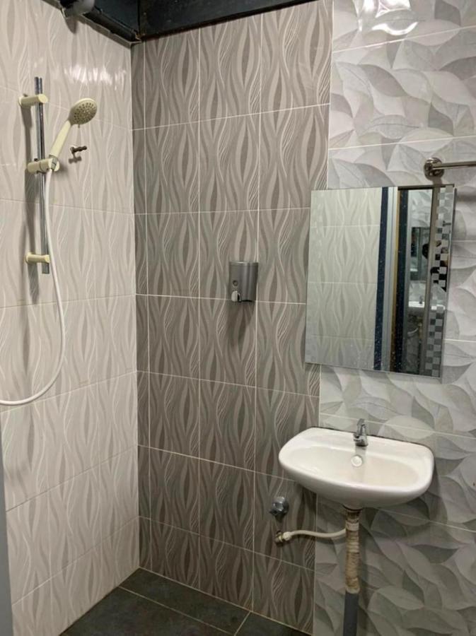 Oyo 90455 Zz Hotel קואנטאן מראה חיצוני תמונה